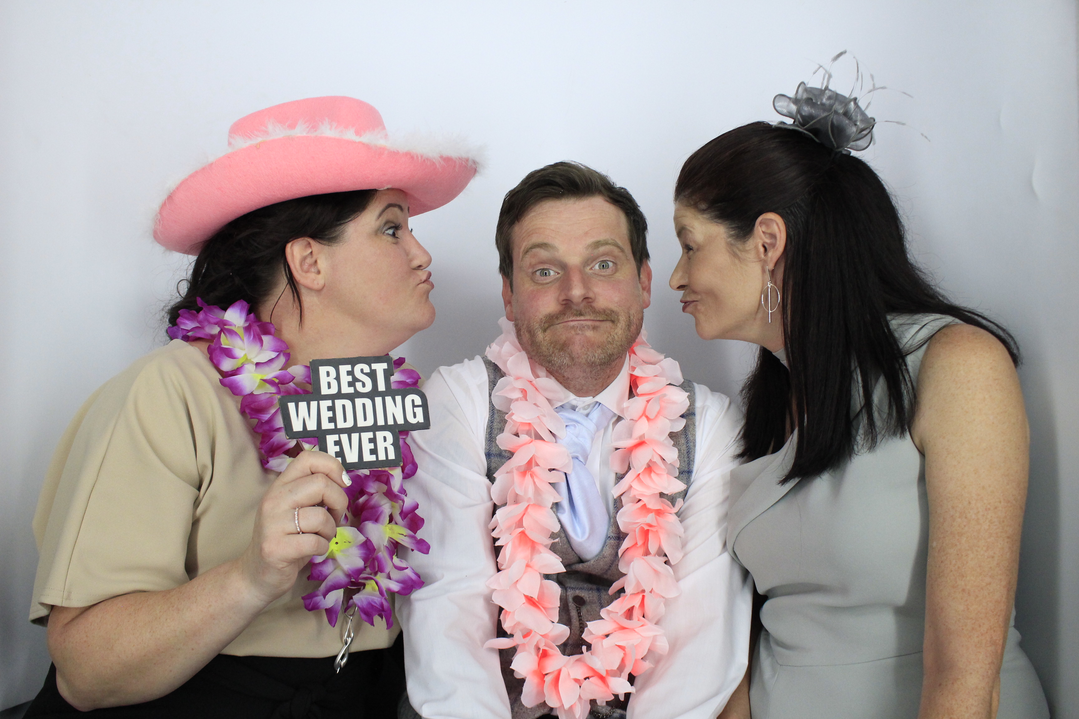 Mr & Mrs Hill's Wedding | View more photos from the event at gallery.myphotoboothexperience.co.uk/u/MyPhotoBoothExperienceLtd/Mr-Mrs-Hills-Wedding